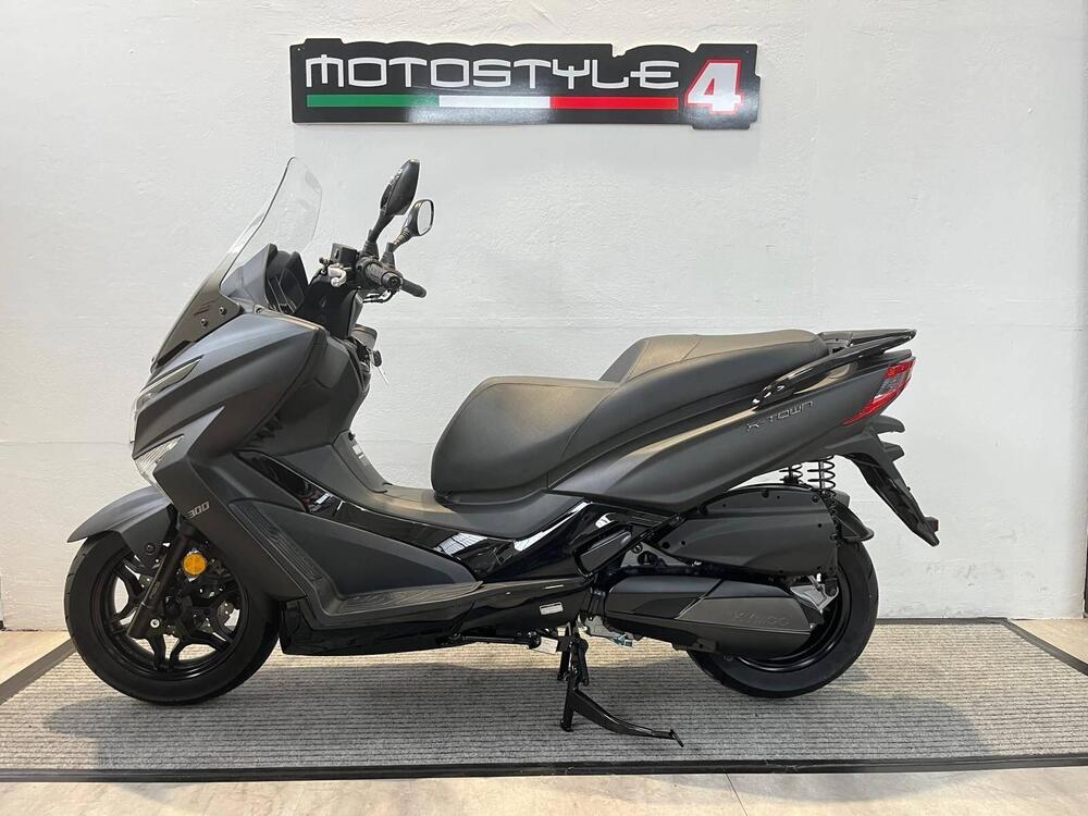 Kymco X-Town 300i (2025 - 26) (2)