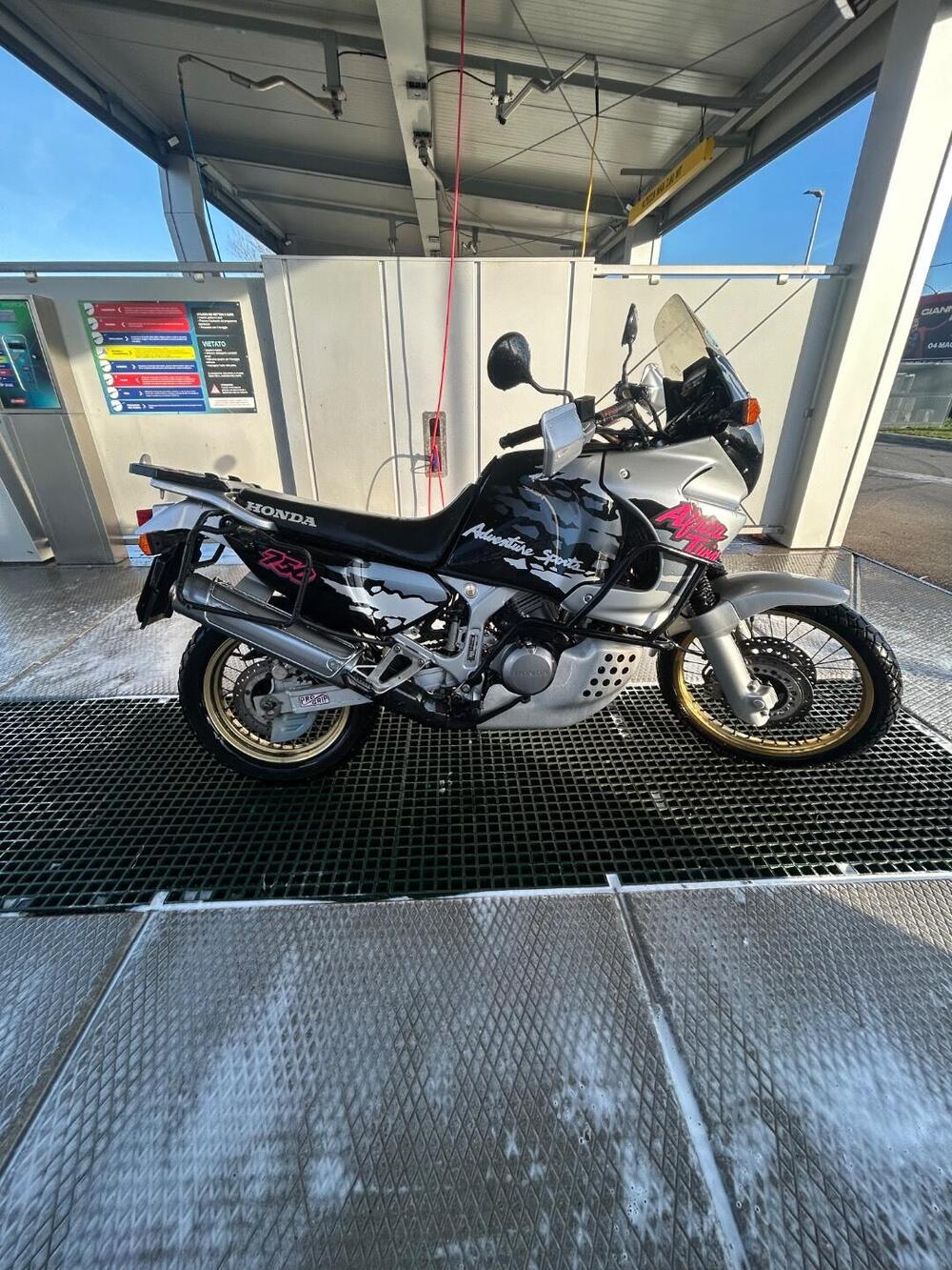 Honda Africa Twin XRV 750 (1993 - 95) (2)