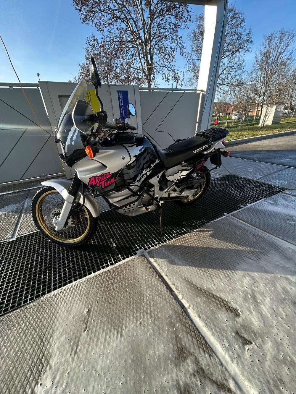 Honda Africa Twin XRV 750 (1993 - 95) (9)