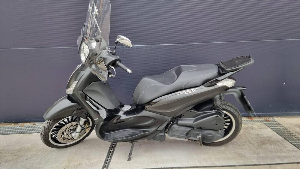 Piaggio Beverly 300 i.e. Police ABS-ASR (2017 - 20) (3)