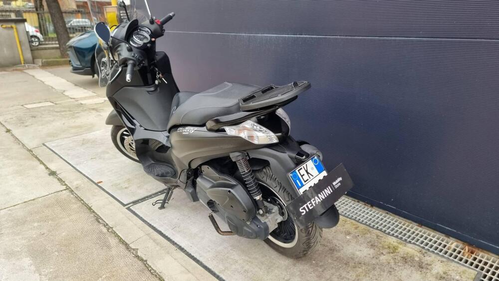 Piaggio Beverly 300 i.e. Police ABS-ASR (2017 - 20) (4)