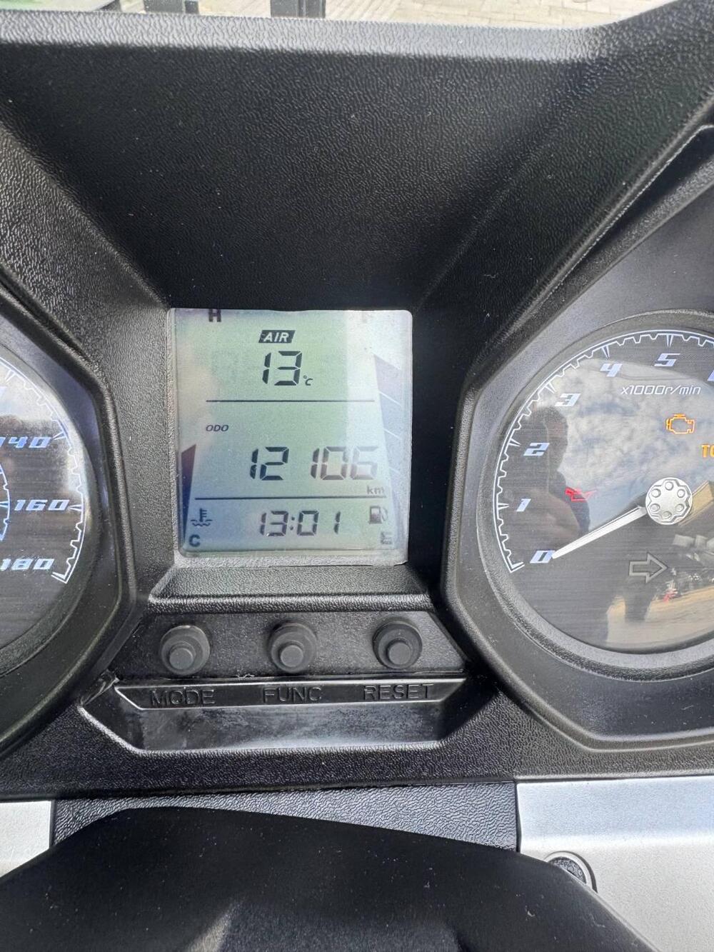 Kymco Downtown 350i TCS (2021 - 25) (3)