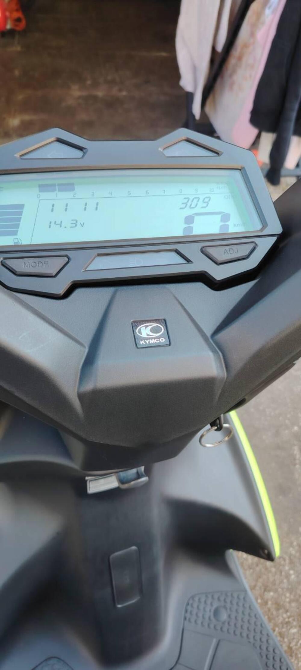 Kymco Super 8 50 R (2022 - 26) (3)