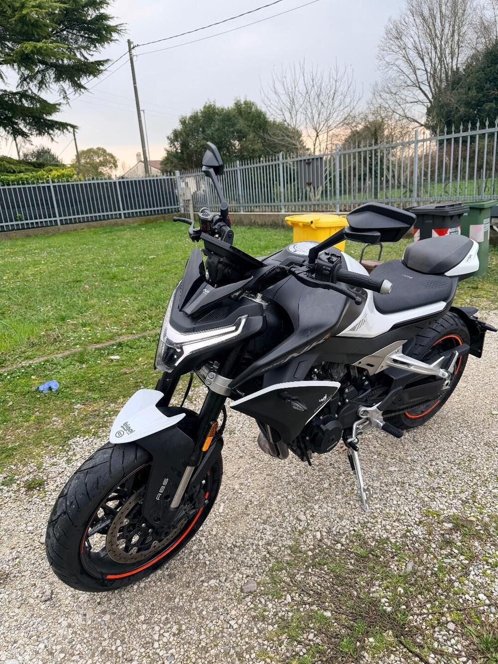 CFMOTO 800NK Advanced (2023 - 26) (2)