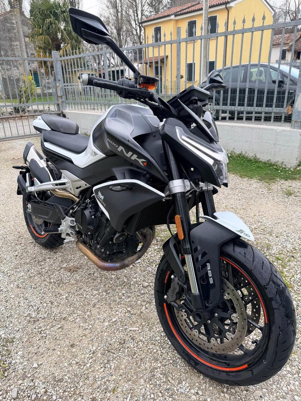 CFMOTO 800NK Advanced (2023 - 26) (4)