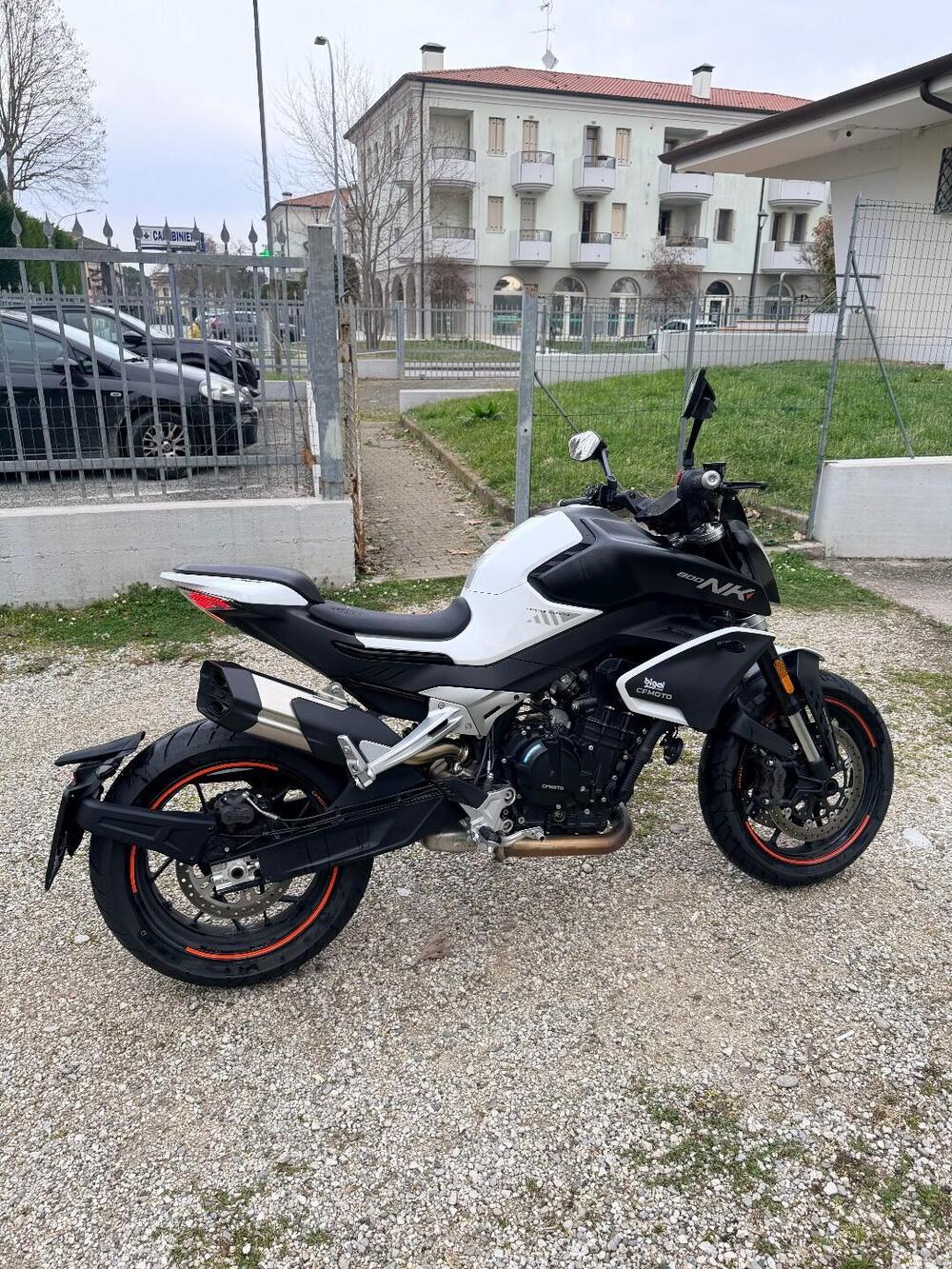 CFMOTO 800NK Advanced (2023 - 26) (7)