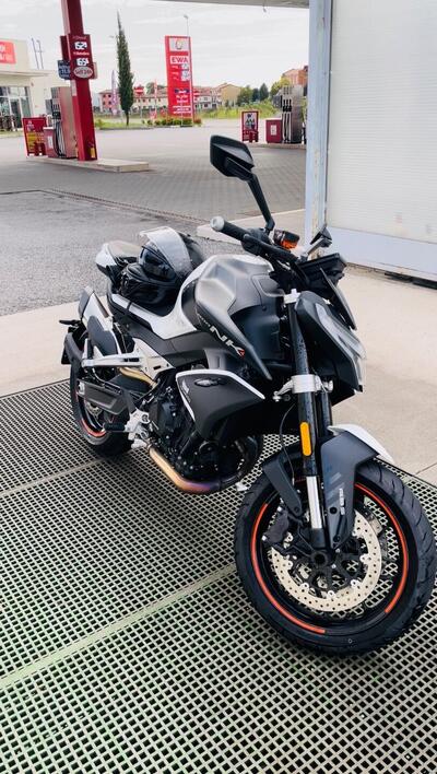 CFMOTO 800NK Advanced (2023 - 26) usata