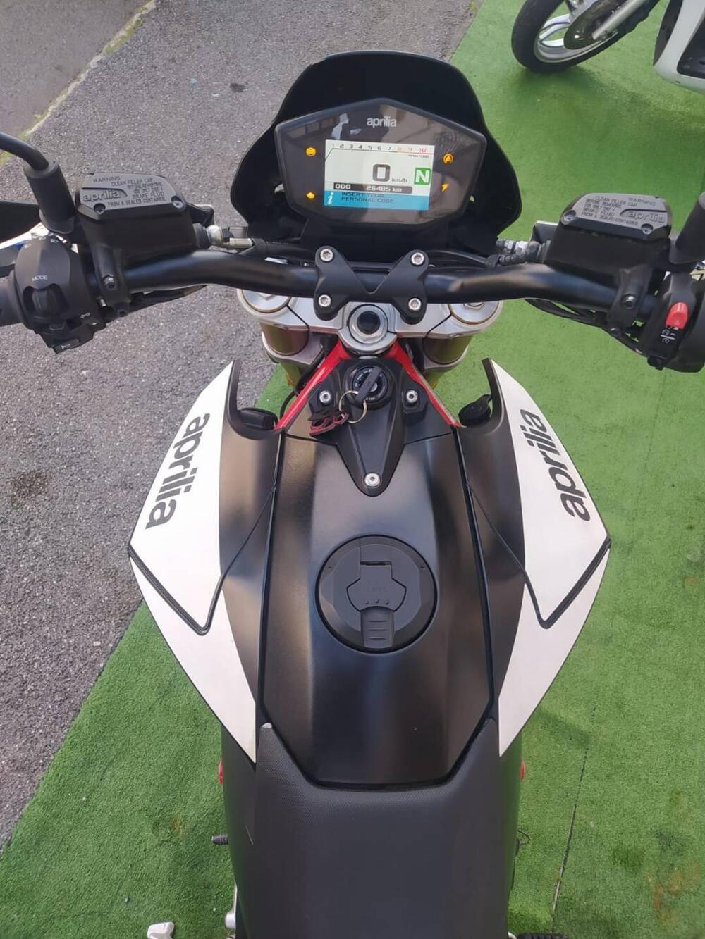 Aprilia Dorsoduro 900 (2017 - 20) (8)
