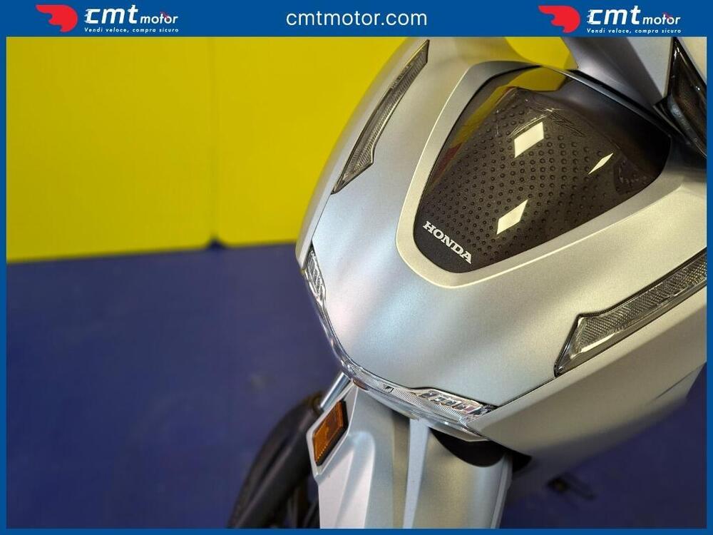 Honda SH 350 (2021 - 24) (11)