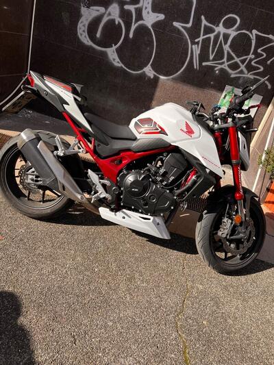 Honda CB 750 Hornet (2023 - 24) usata