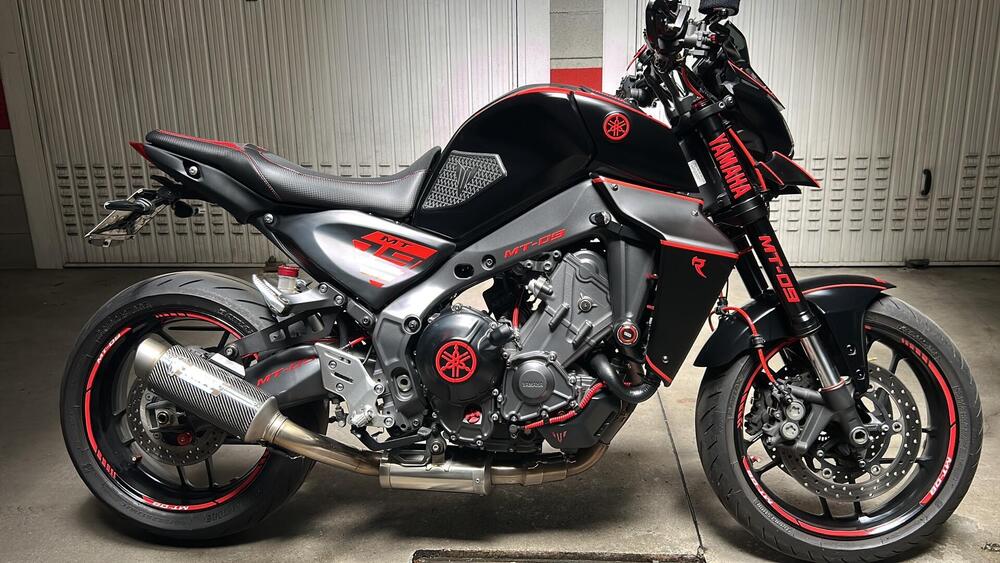 Yamaha MT-09 (2021 - 23) (2)