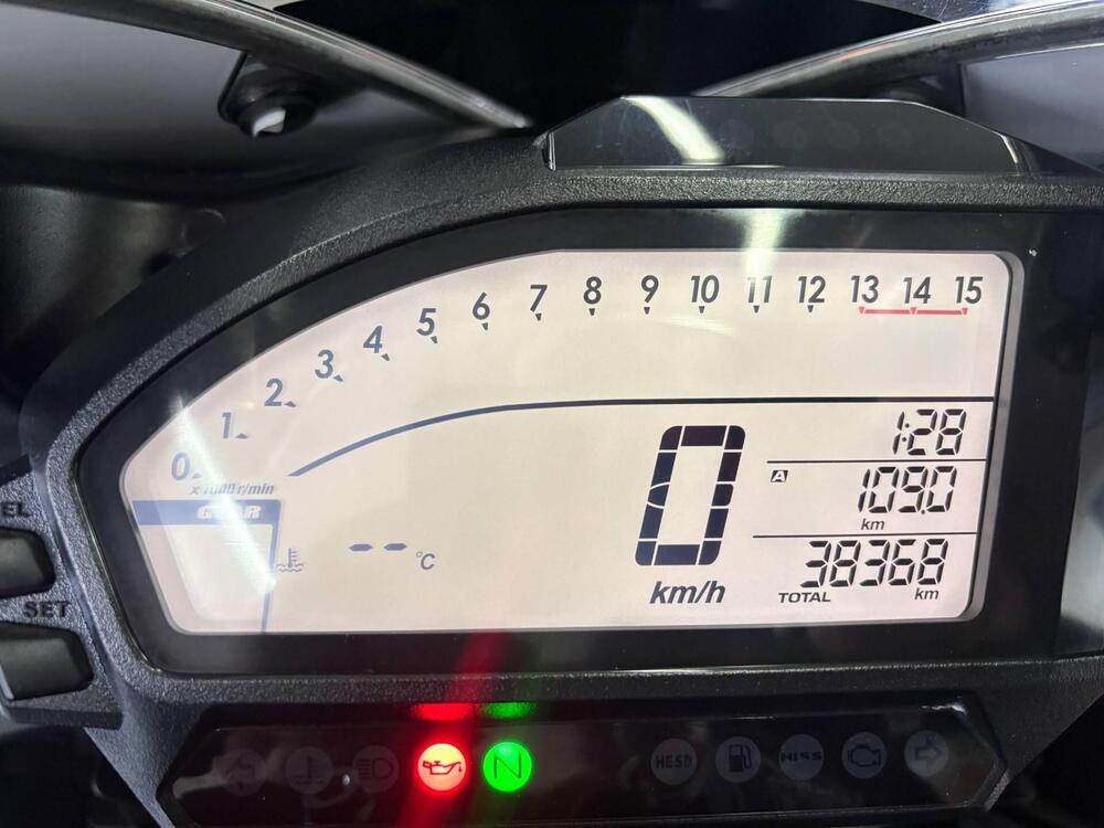 Honda CBR 1000 RR Fireblade (2012 - 16) (7)