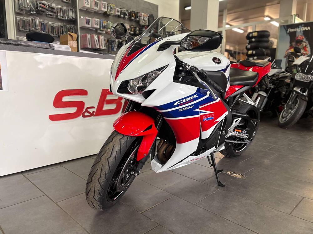 Honda CBR 1000 RR Fireblade (2012 - 16) (2)