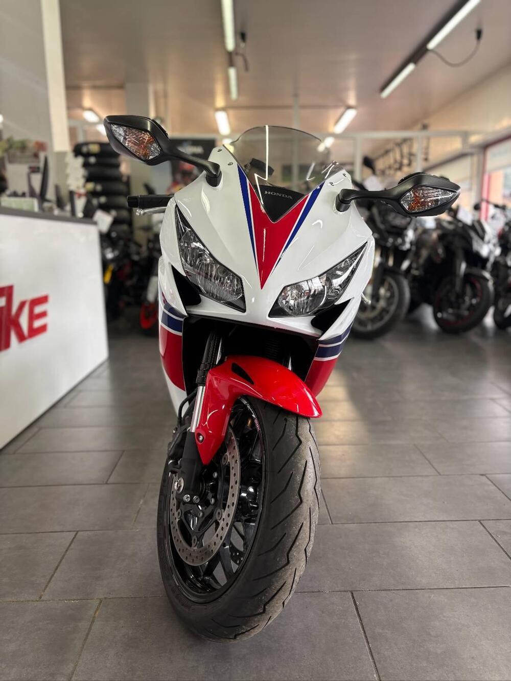 Honda CBR 1000 RR Fireblade (2012 - 16) (3)