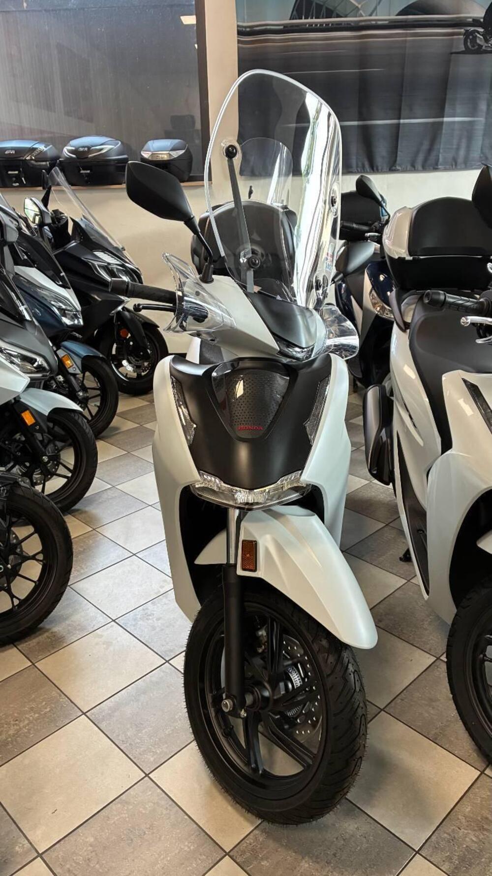 Honda SH 350i Sport (2025 - 26) (3)