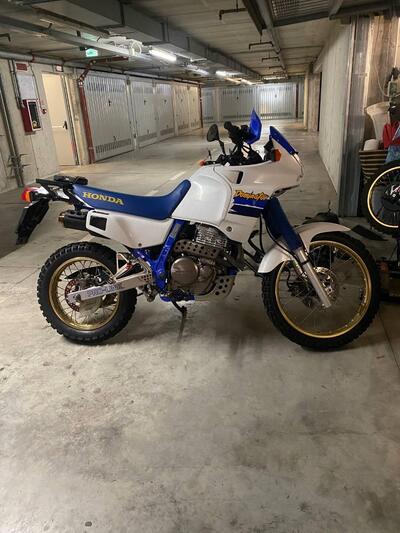 Honda dominator 650 d'epoca