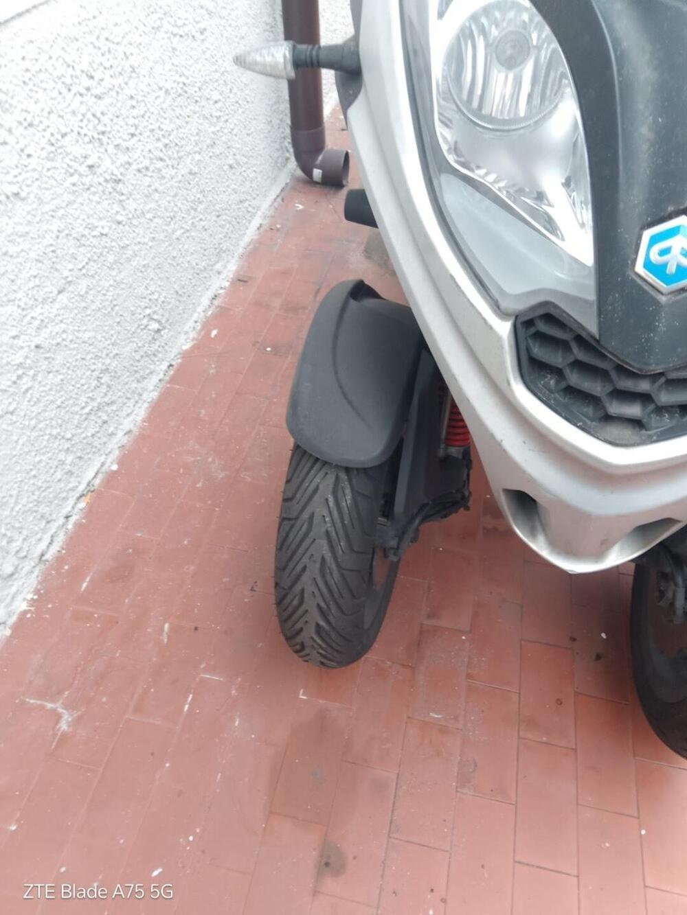 Piaggio MP3 300 ABS Hpe (2021 - 24) (5)
