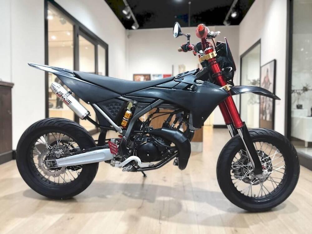 Fantic Motor Motard 50 Performance 2t (2020) (3)