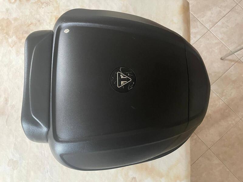 Bauletto compatto da 3kg di portata Triumph