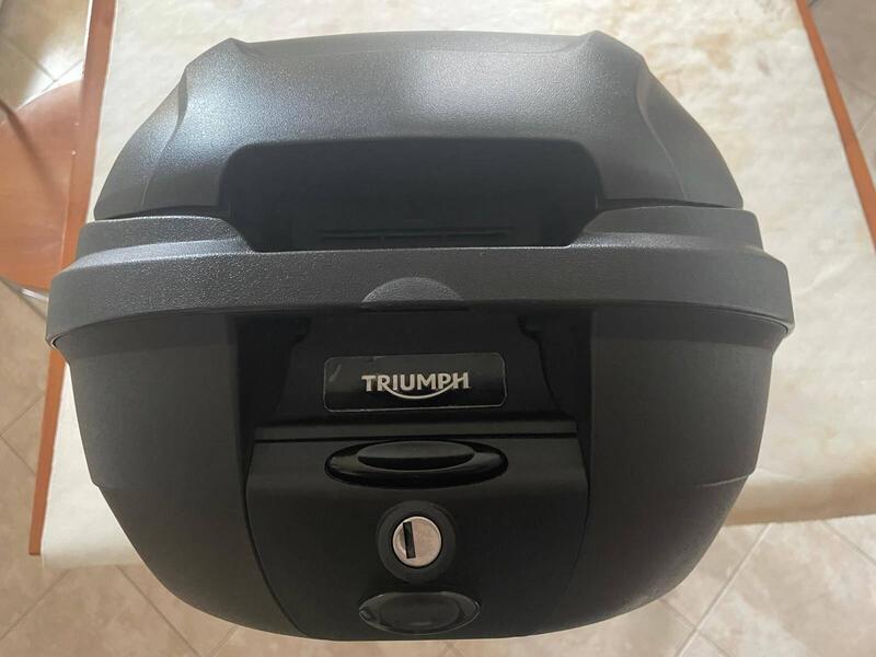 Bauletto compatto da 3kg di portata Triumph (2)