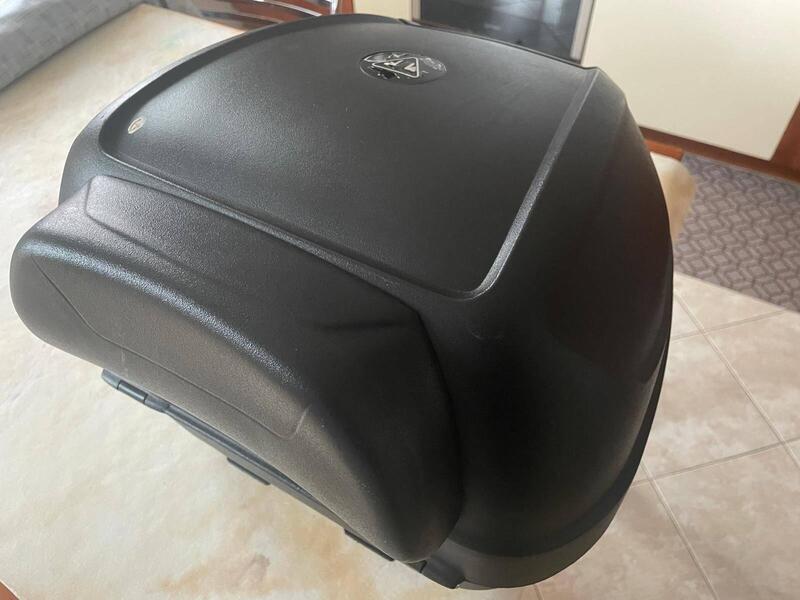 Bauletto compatto da 3kg di portata Triumph (3)