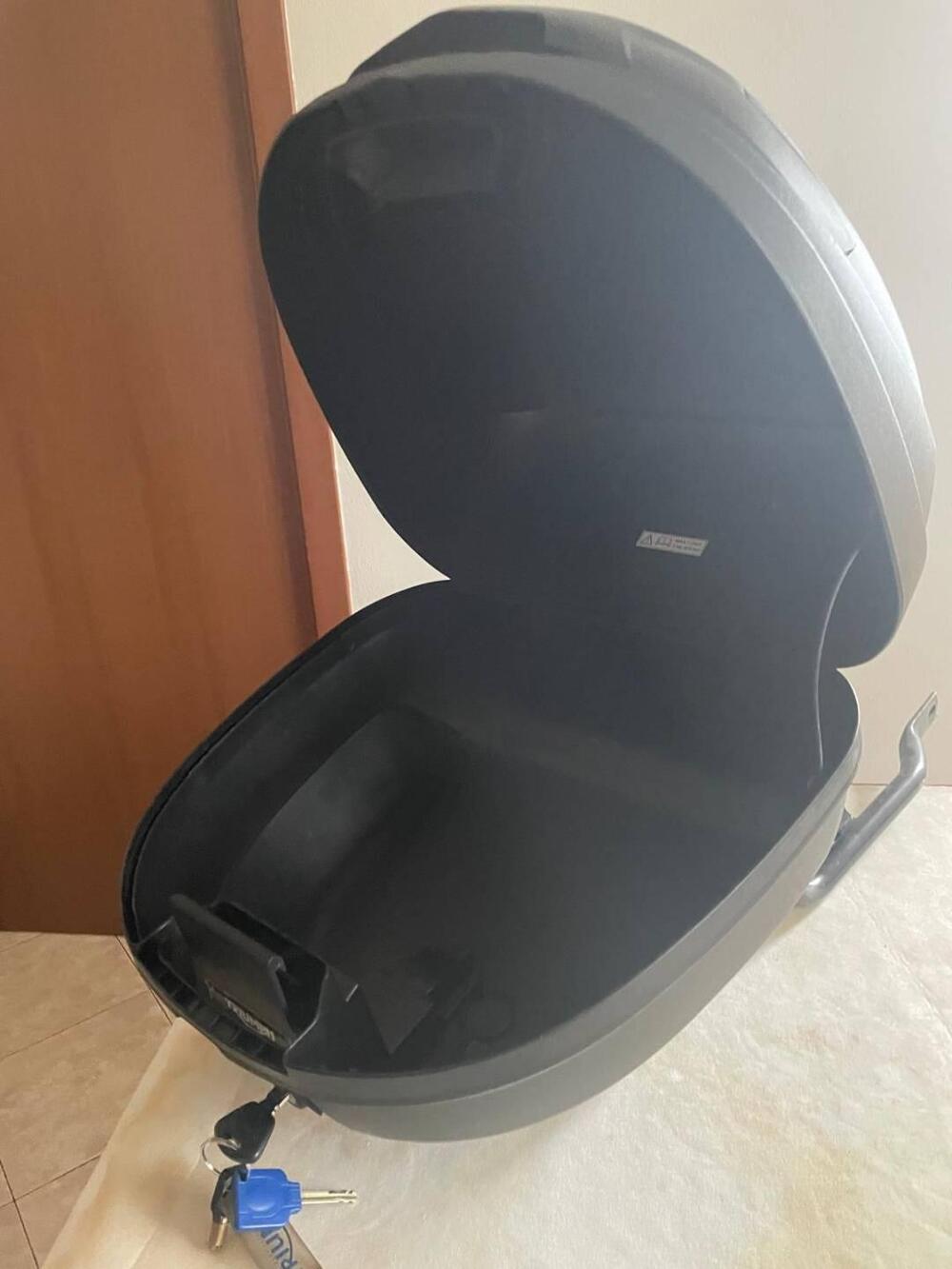 Bauletto compatto da 3kg di portata Triumph (4)