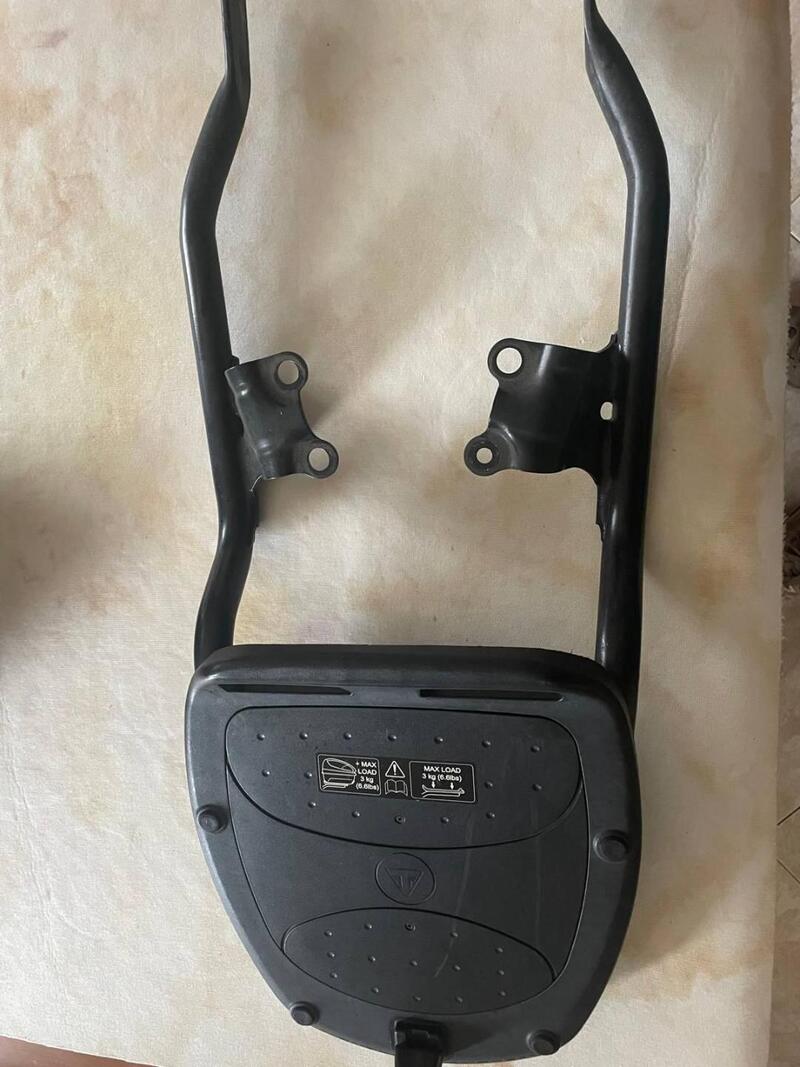 Bauletto compatto da 3kg di portata Triumph (5)