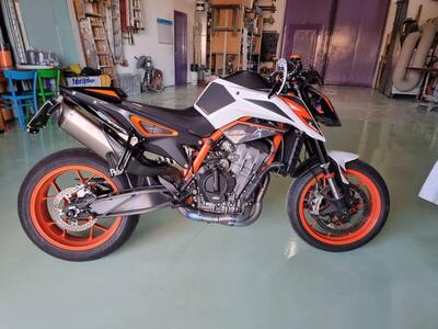 KTM 890 Duke R (2020) usata