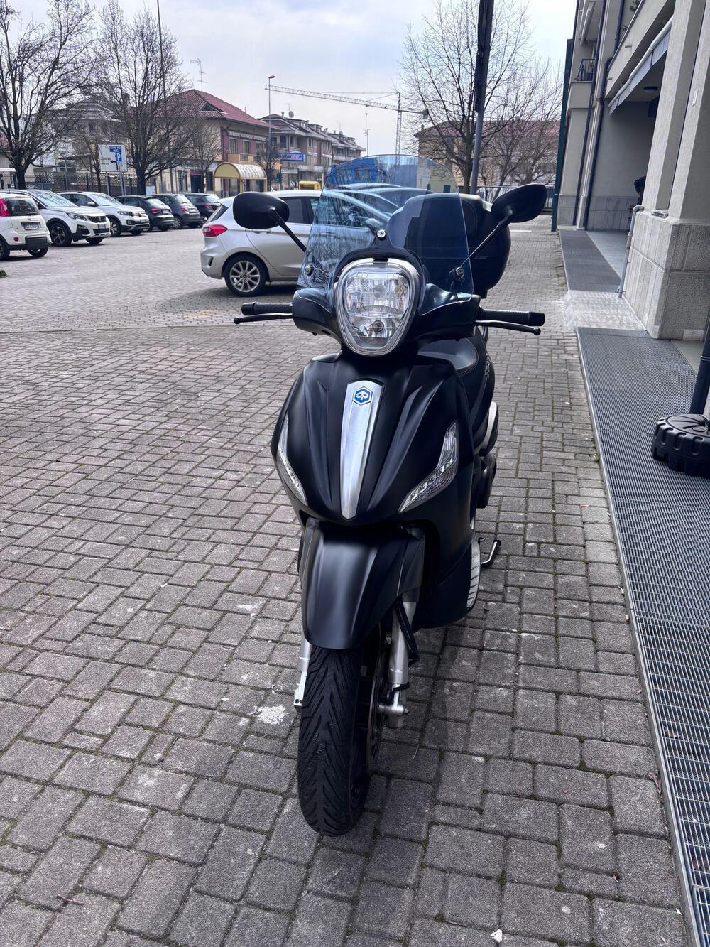 Piaggio Beverly 350 SportTouring ie ABS (2011 - 17) (3)