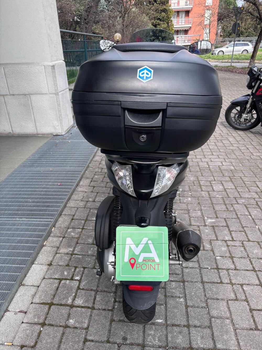 Piaggio Beverly 350 SportTouring ie ABS (2011 - 17) (4)