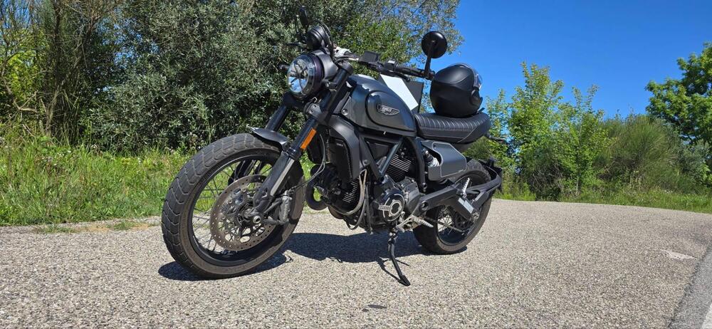 Ducati Scrambler 800 Night Shift (2021 - 22) (4)