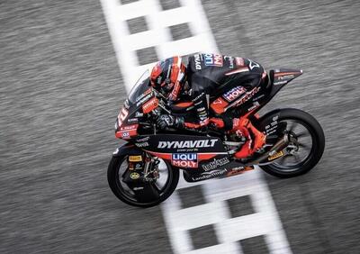 MotoGP 2026. GP di Thailandia. Moto3: David Almansa beffa Maximo Quiles per soli 3 millesimi. Cadono Guido Pini e Matteo Bertelle [RISULTATI]