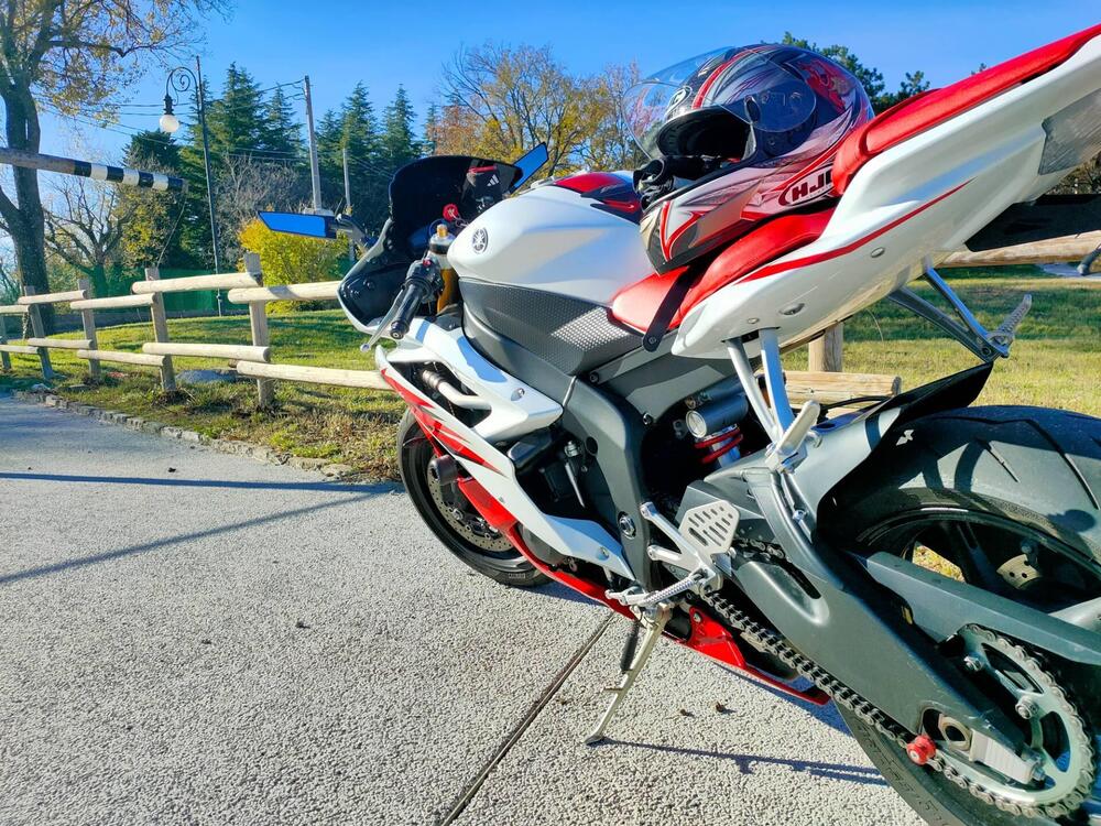 Yamaha YZF R6 (2006 - 07) (18)