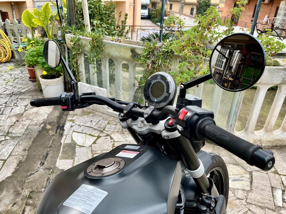 Husqvarna Svartpilen 701 (2019) (2)