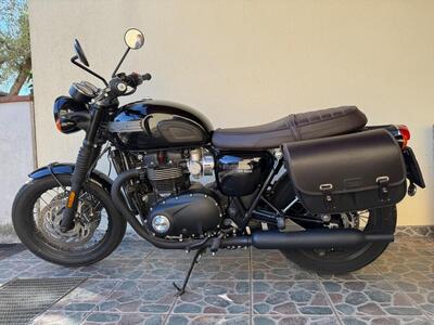 Triumph Bonneville T120 Black (2021 - 25) usata
