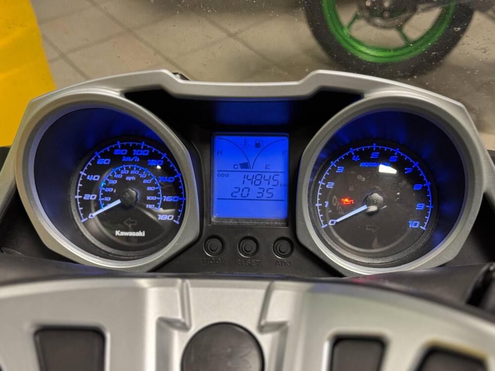 Kawasaki J 300 (2014) (2)