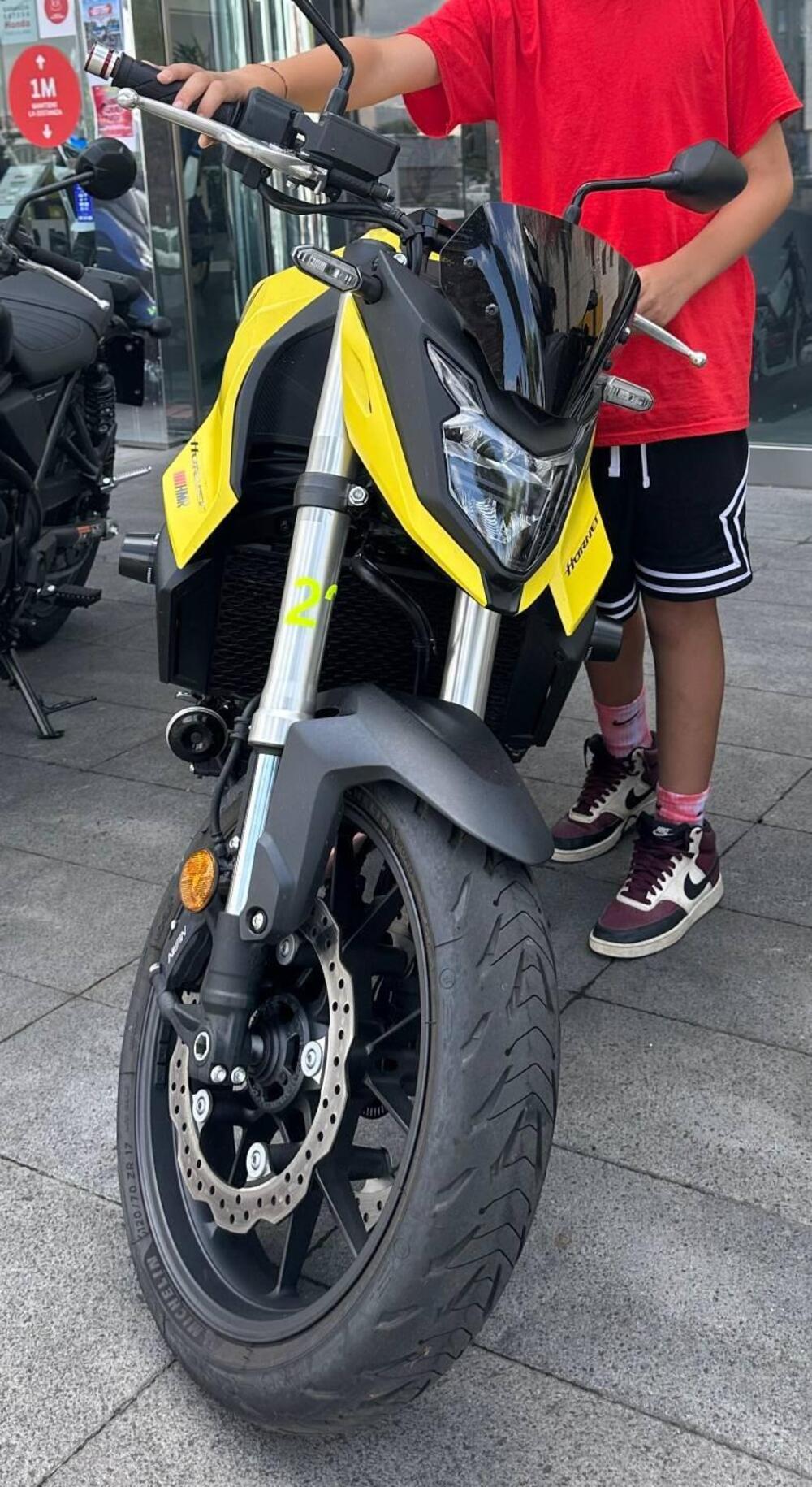 Honda CB 750 Hornet (2023 - 24) (4)