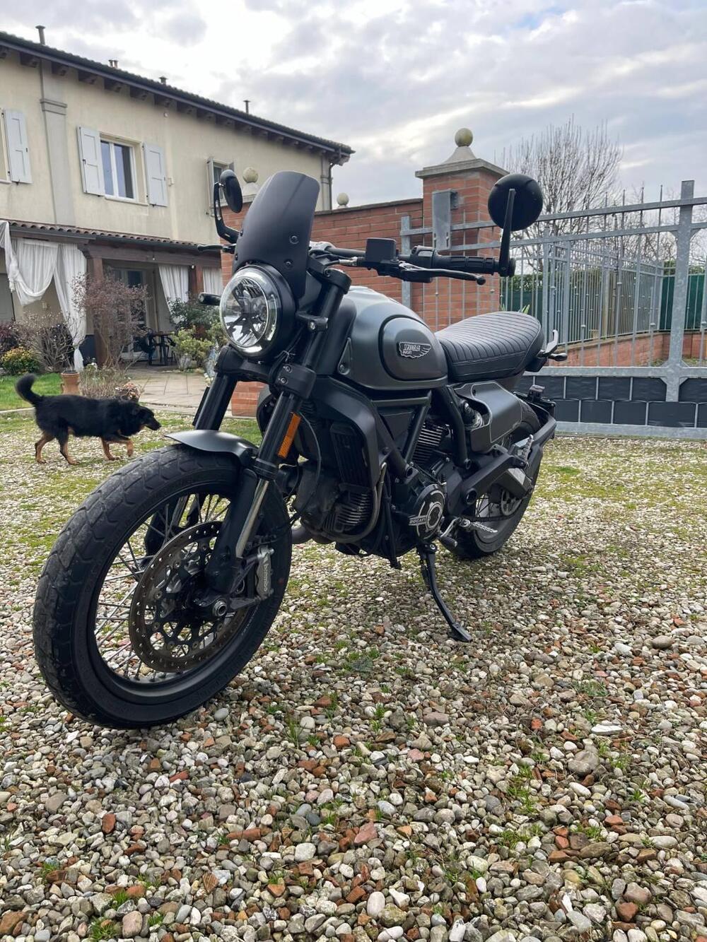 Ducati Scrambler 800 Night Shift (2021 - 22) (4)