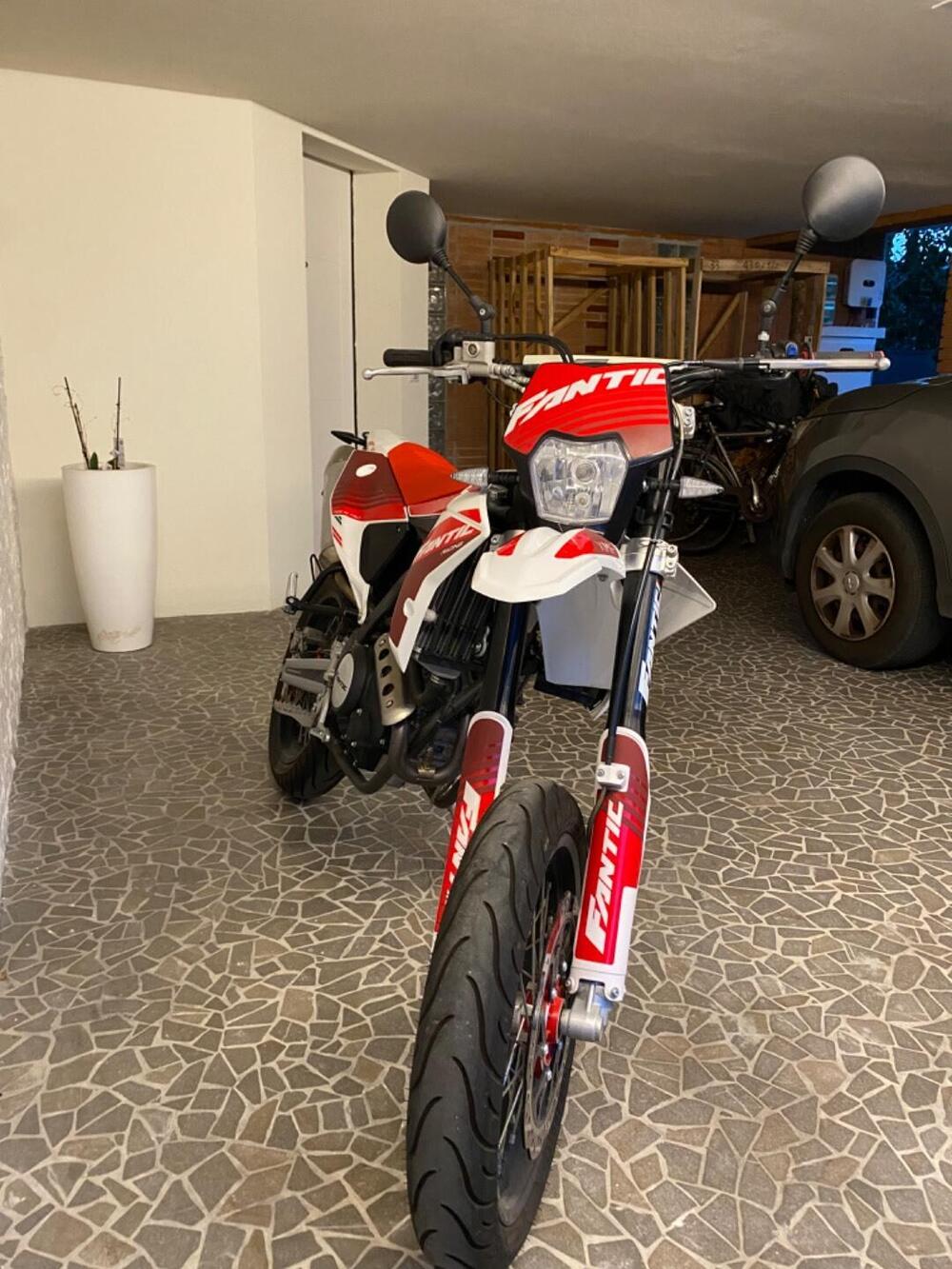 Fantic Motor XMF 125 Motard Performance 4T (2023 - 24) (8)