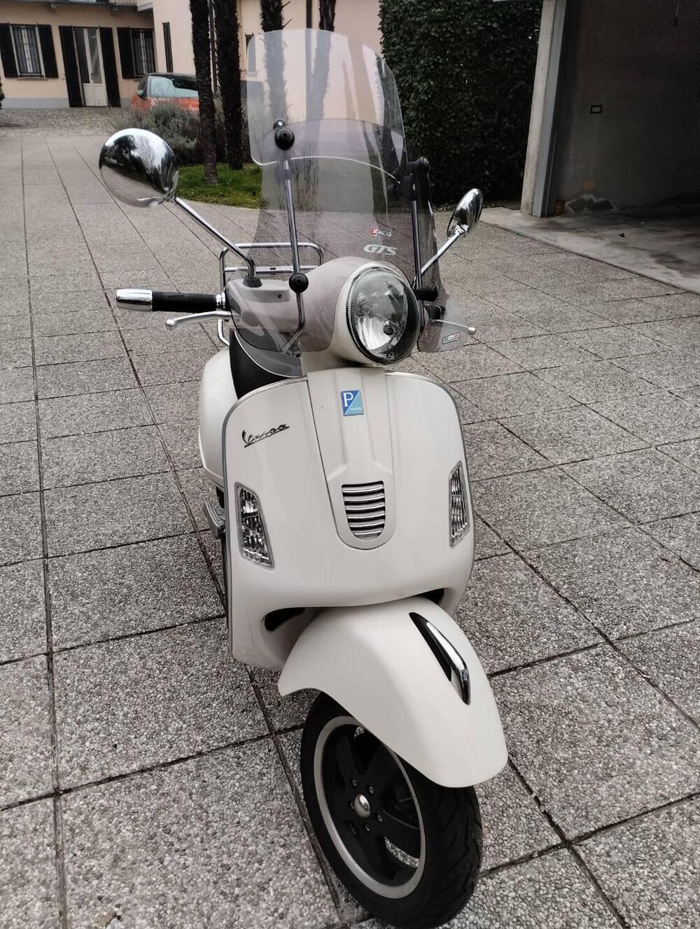 Vespa GTS 300 Super (2008 - 16)