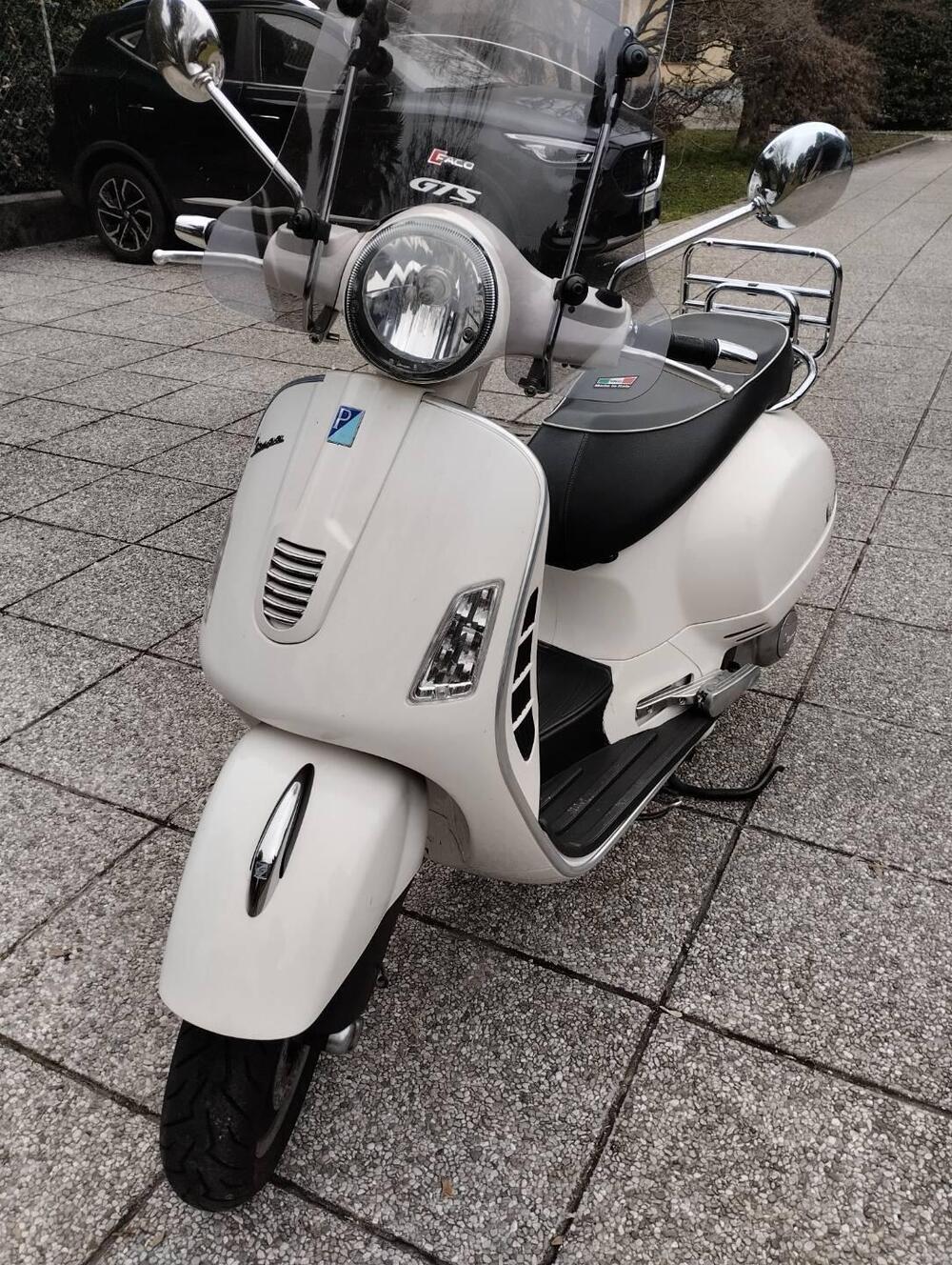 Vespa GTS 300 Super (2008 - 16) (4)