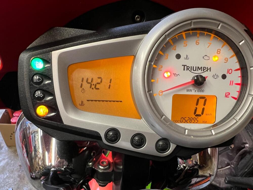 Triumph Speed Triple 1050 (2005 - 11) (9)