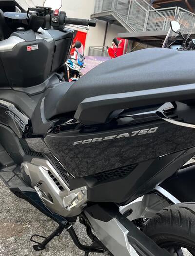 Honda Forza 750 DCT (2021 - 24) usata