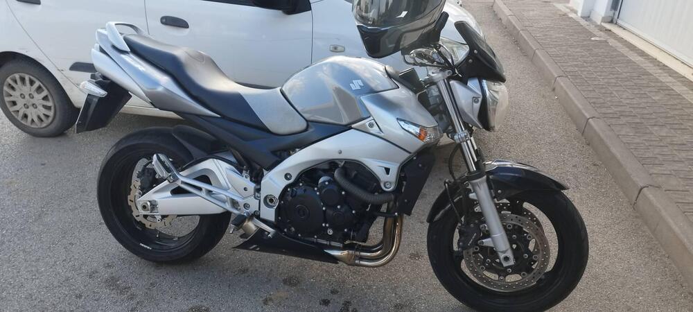 Suzuki GSR 600 (2006 - 11) (3)