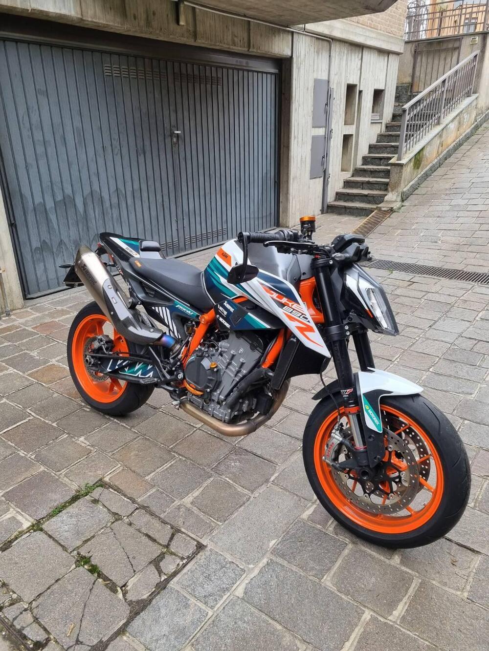 KTM 890 Duke R (2022 - 23)