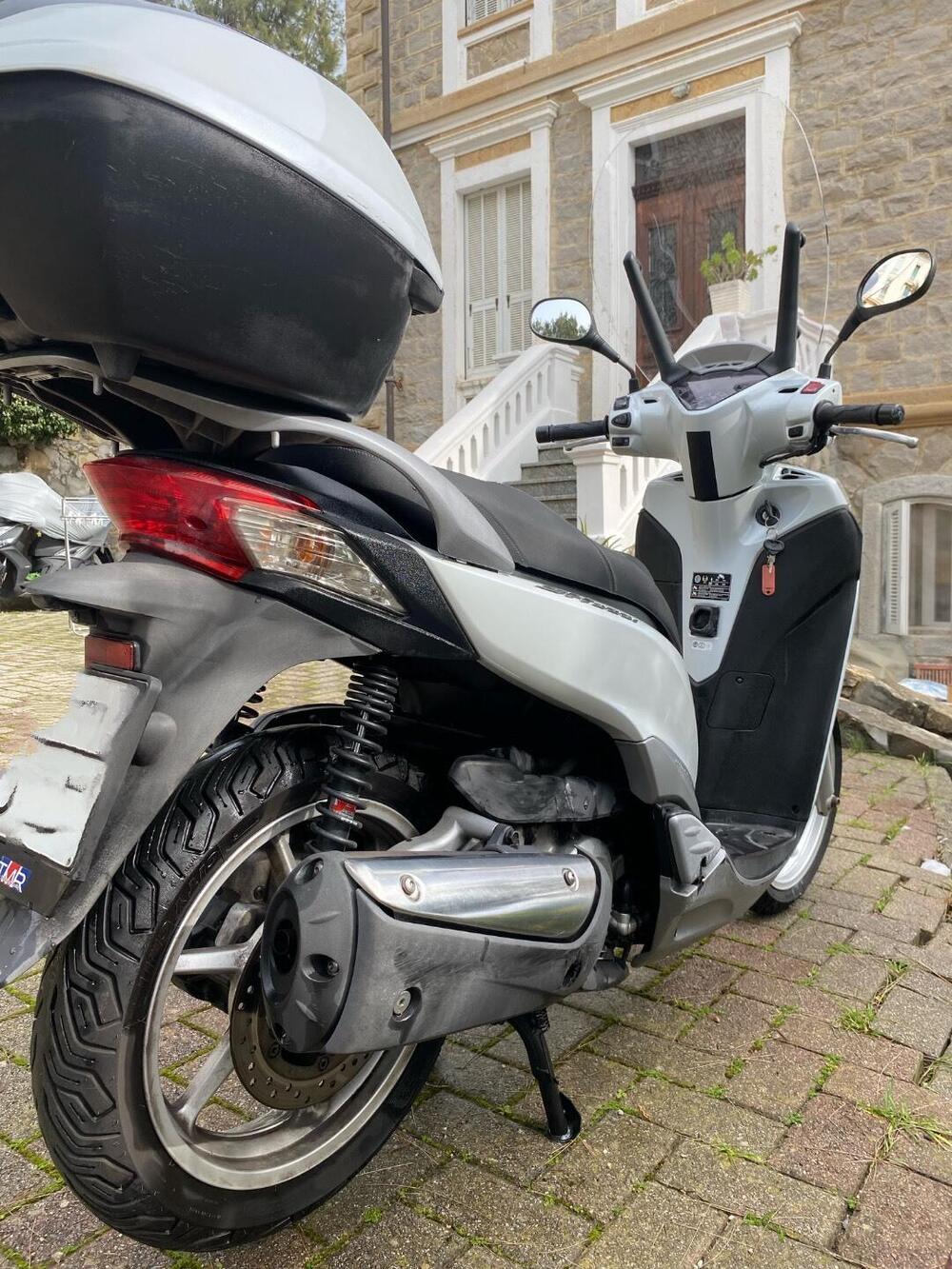 Honda SH 300 i (2011 - 14) (4)