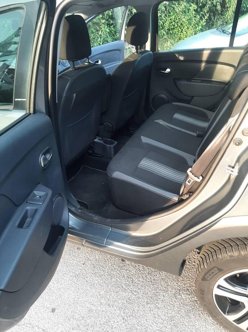 Dacia Sandero usata a Pistoia (9)