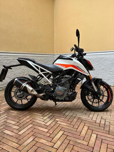 KTM 390 Duke (2021 - 23) usata