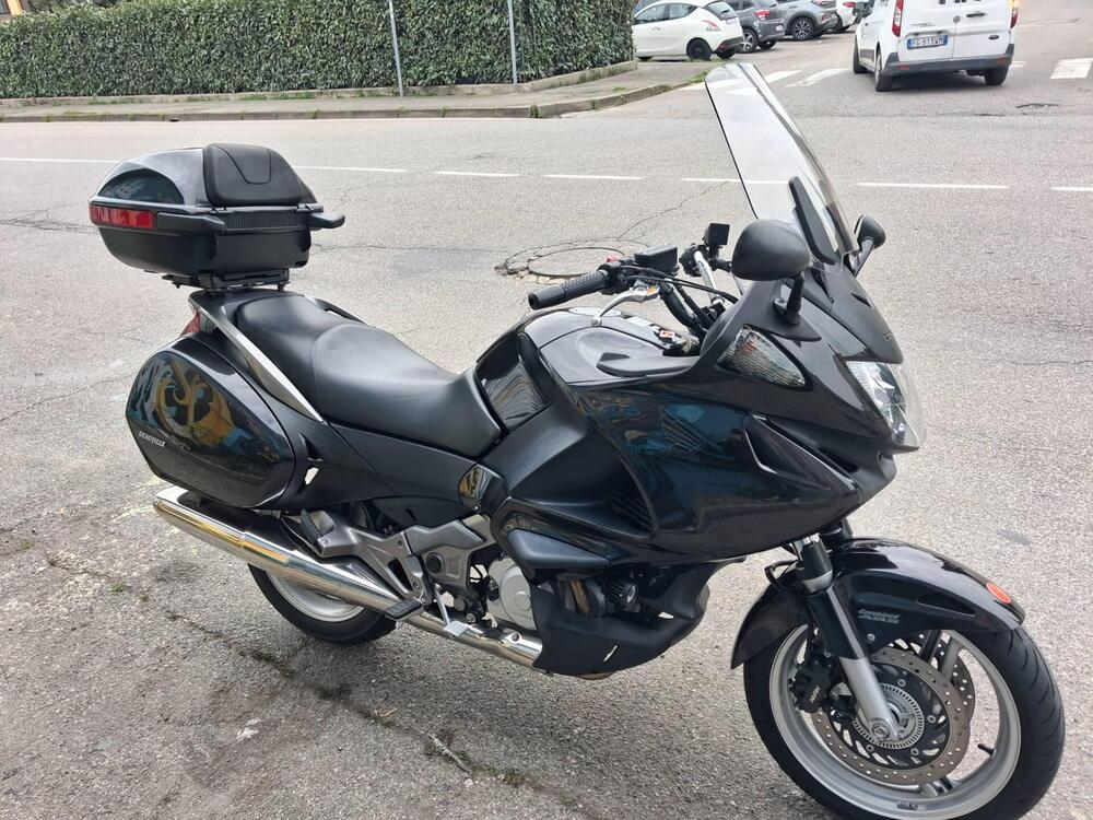 Honda Deauville 700 ABS (2)