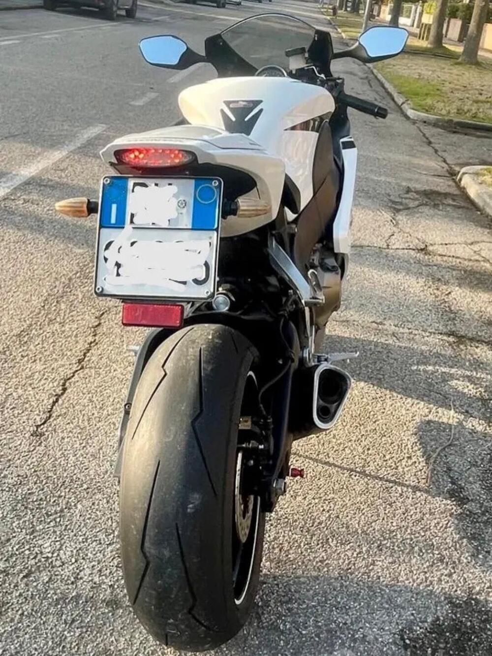 Honda CBR 1000 RR Fireblade (2008 - 11) (4)